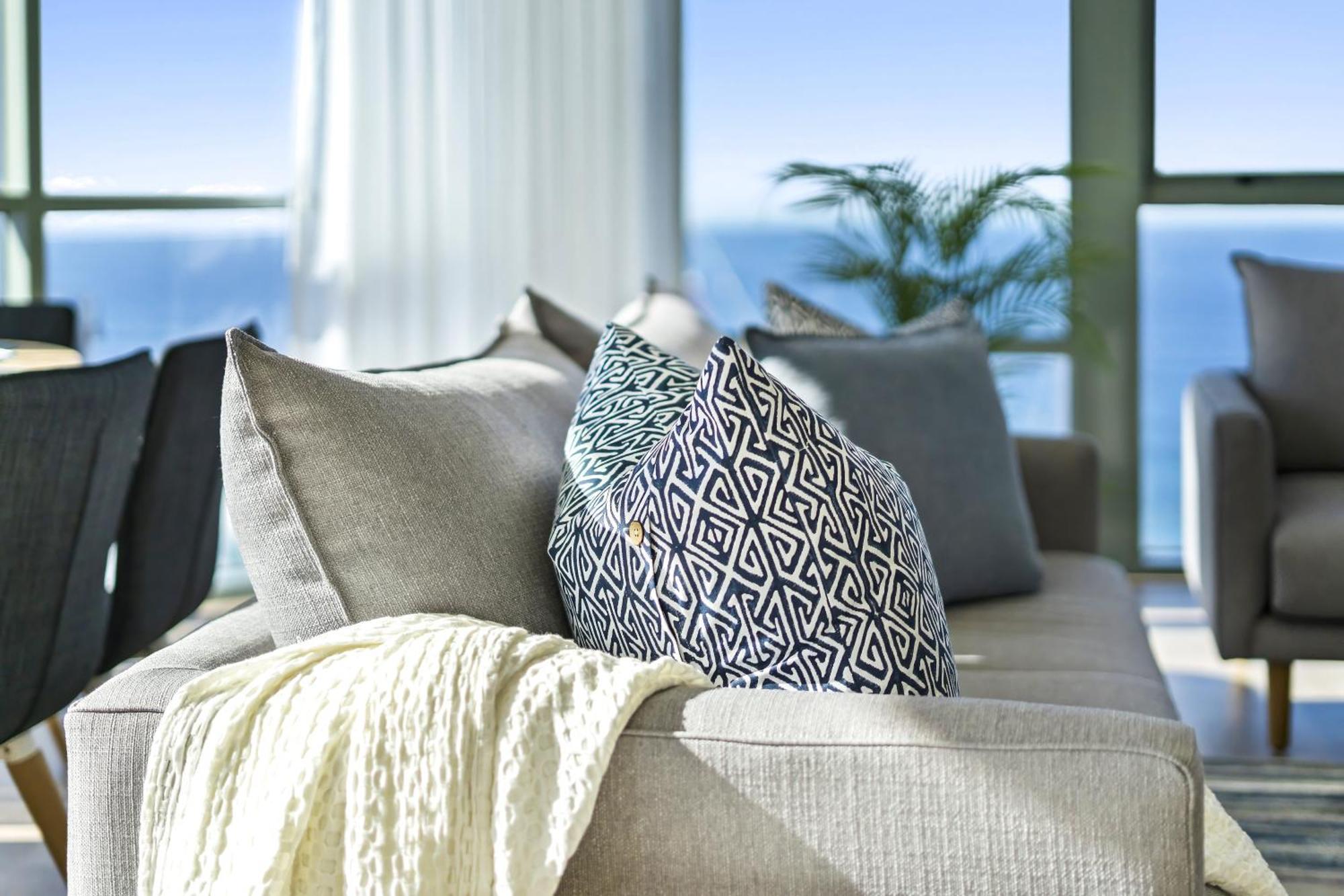 Prime Views From 4 Bedroom Newly Renovated Ocean Unit At Sun - Q Apartment *