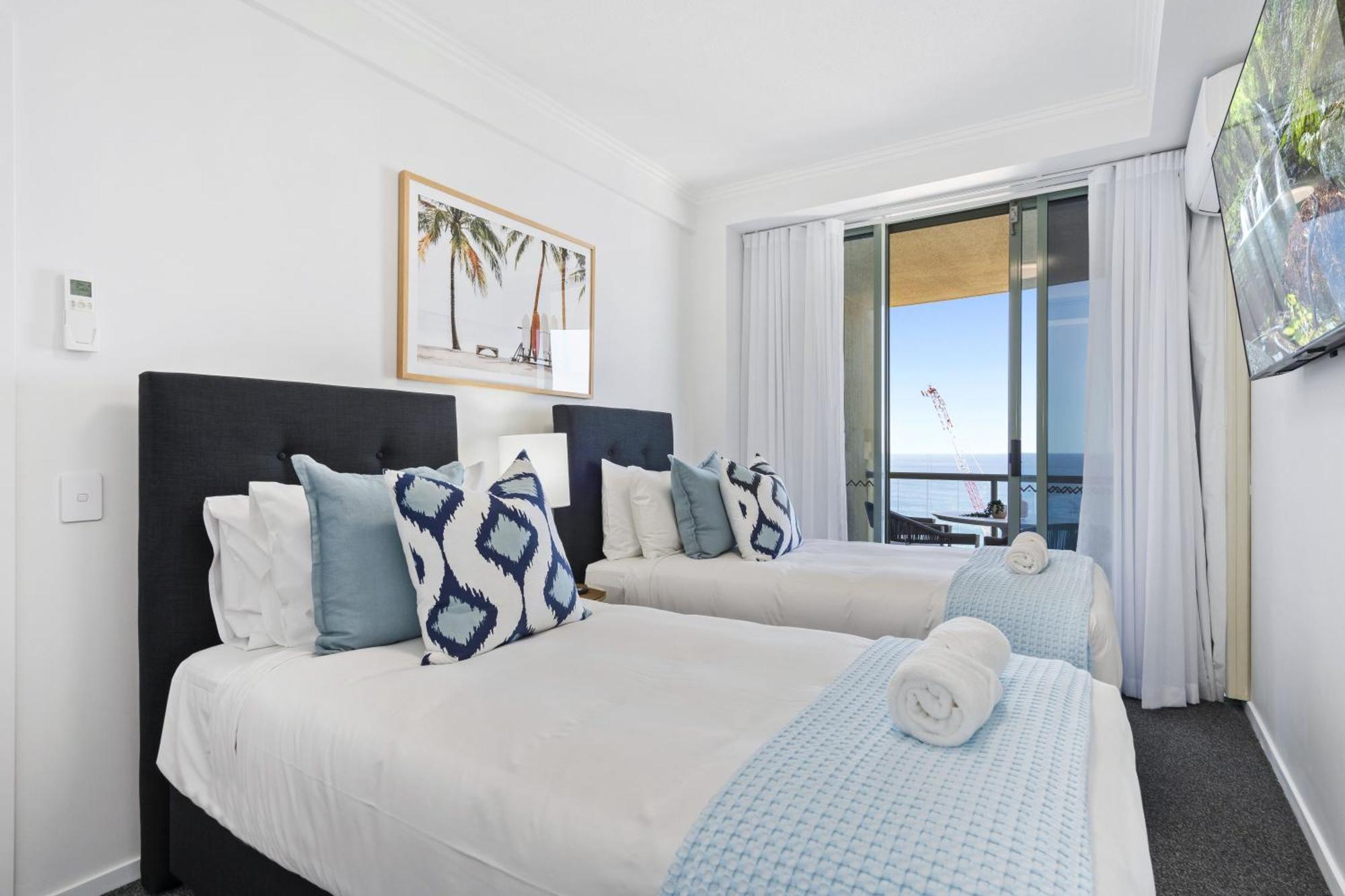 Prime Views From 4 Bedroom Newly Renovated Ocean Unit At Sun - Q * Gold Coast