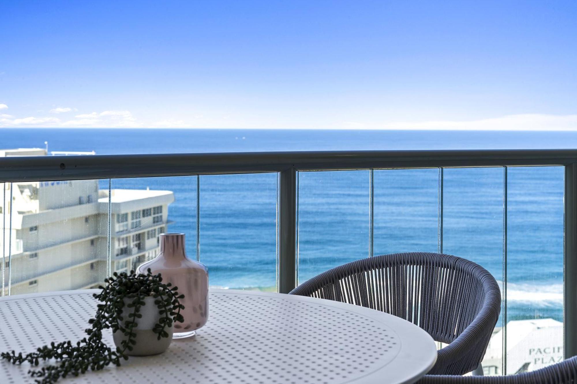 Prime Views From 4 Bedroom Newly Renovated Ocean Unit At Sun - Q Apartment *
