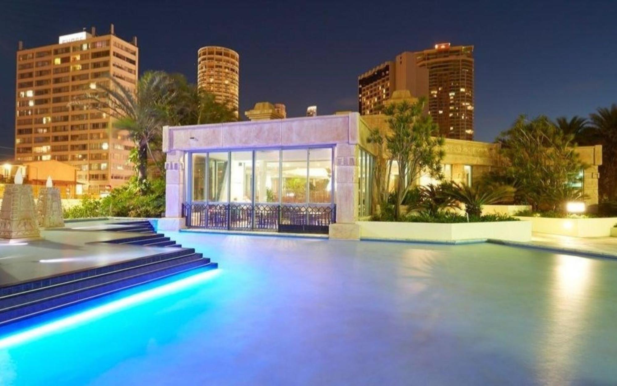 Apartment Prime Views From 4 Bedroom Newly Renovated Ocean Unit At Sun - Q Gold Coast