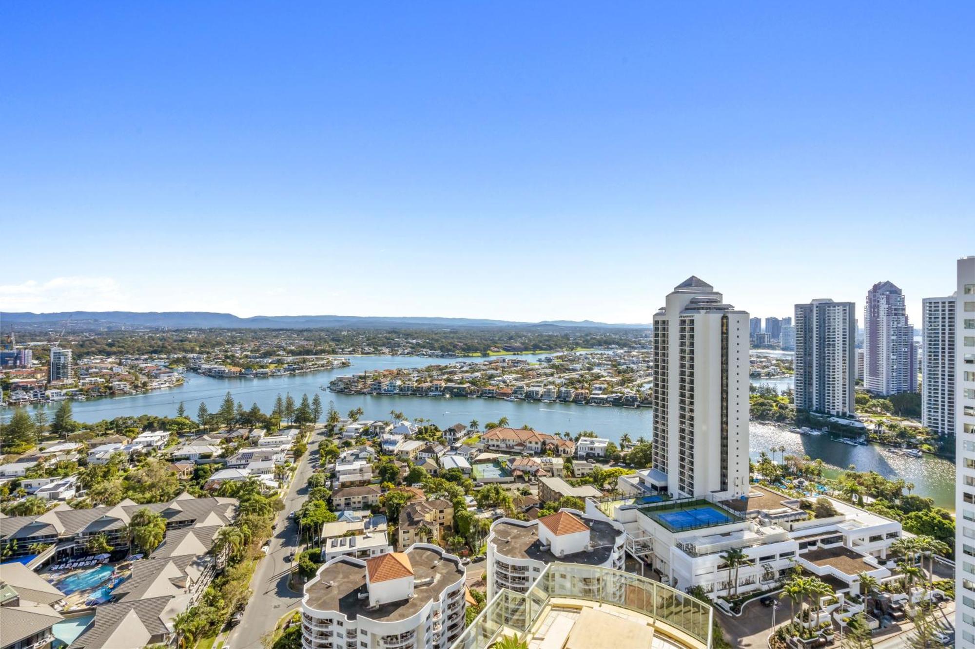 Prime Views From 4 Bedroom Newly Renovated Ocean Unit At Sun - Q Apartment Gold Coast