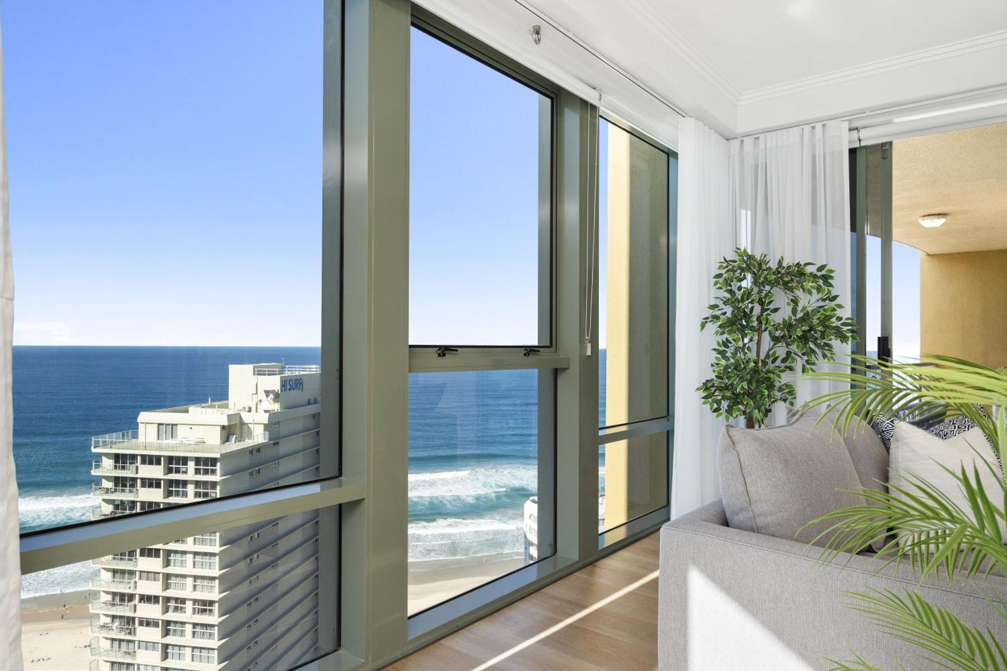 Prime Views From 4 Bedroom Newly Renovated Ocean Unit At Sun - Q Gold Coast