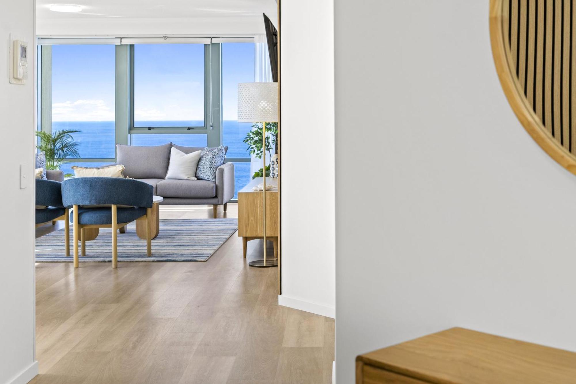 Prime Views From 4 Bedroom Newly Renovated Ocean Unit At Sun - Q Apartment